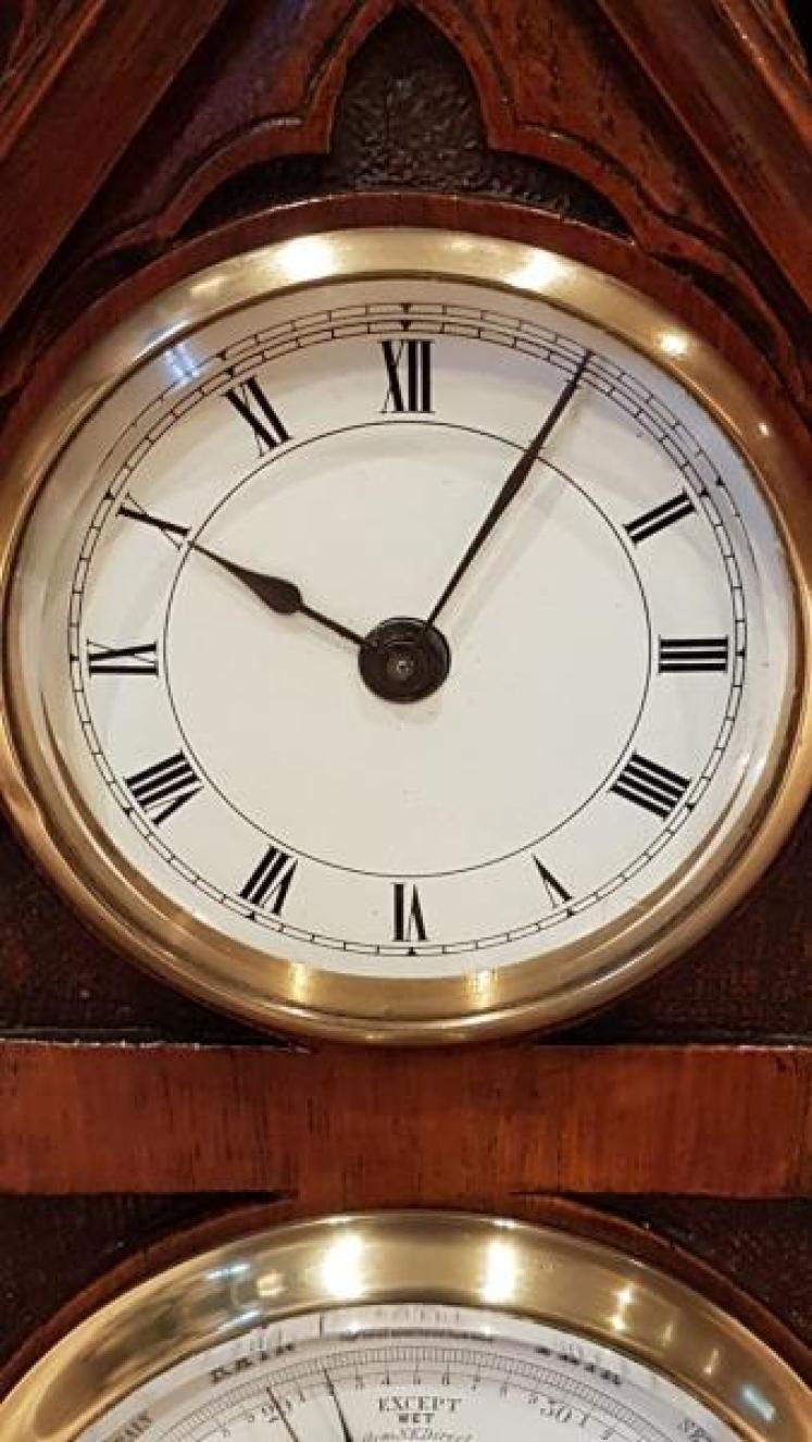 Victorian Carved Oak Desktop Clock and Barometer - Image 3