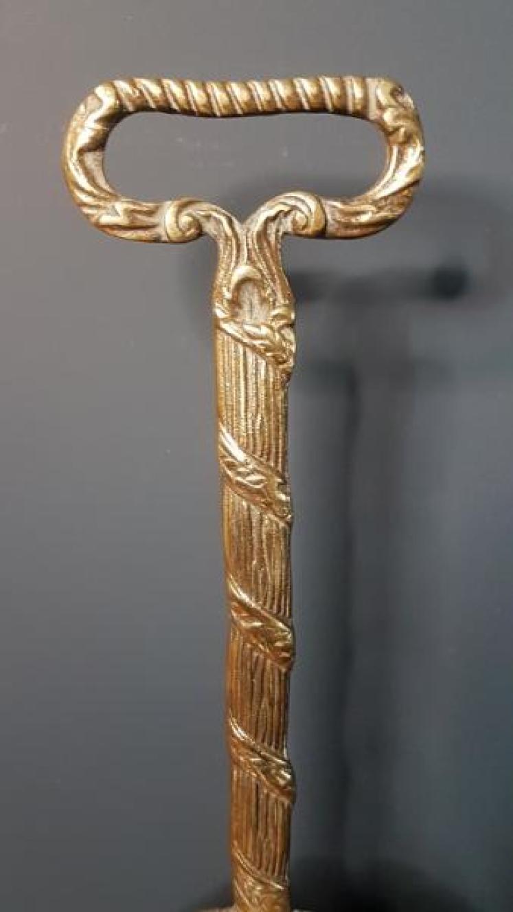 Matching Pair of Antique Cast Brass Wheatsheaf Door Stops - Image 4