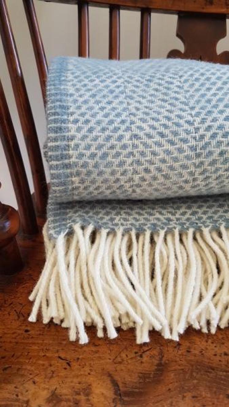 Tweedmill Beehive Petrol Throw - Image 3