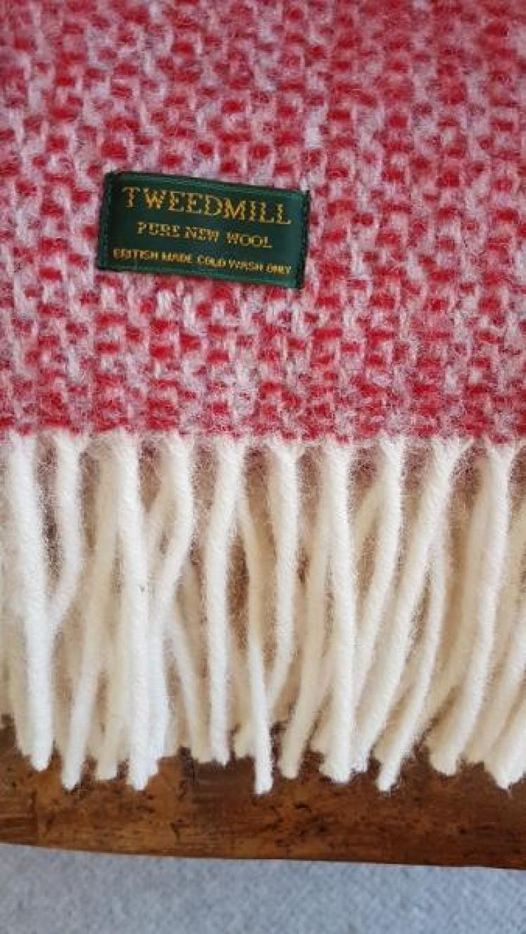 Tweedmill Illusion Red and Silver Throw  - Image 2