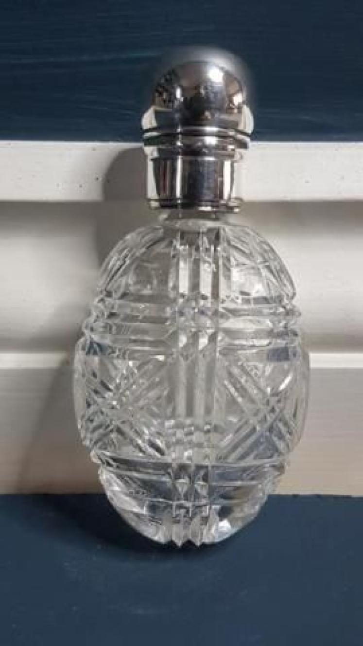 Victorian Silver & Cut Crystal Scent Bottle - Image 3