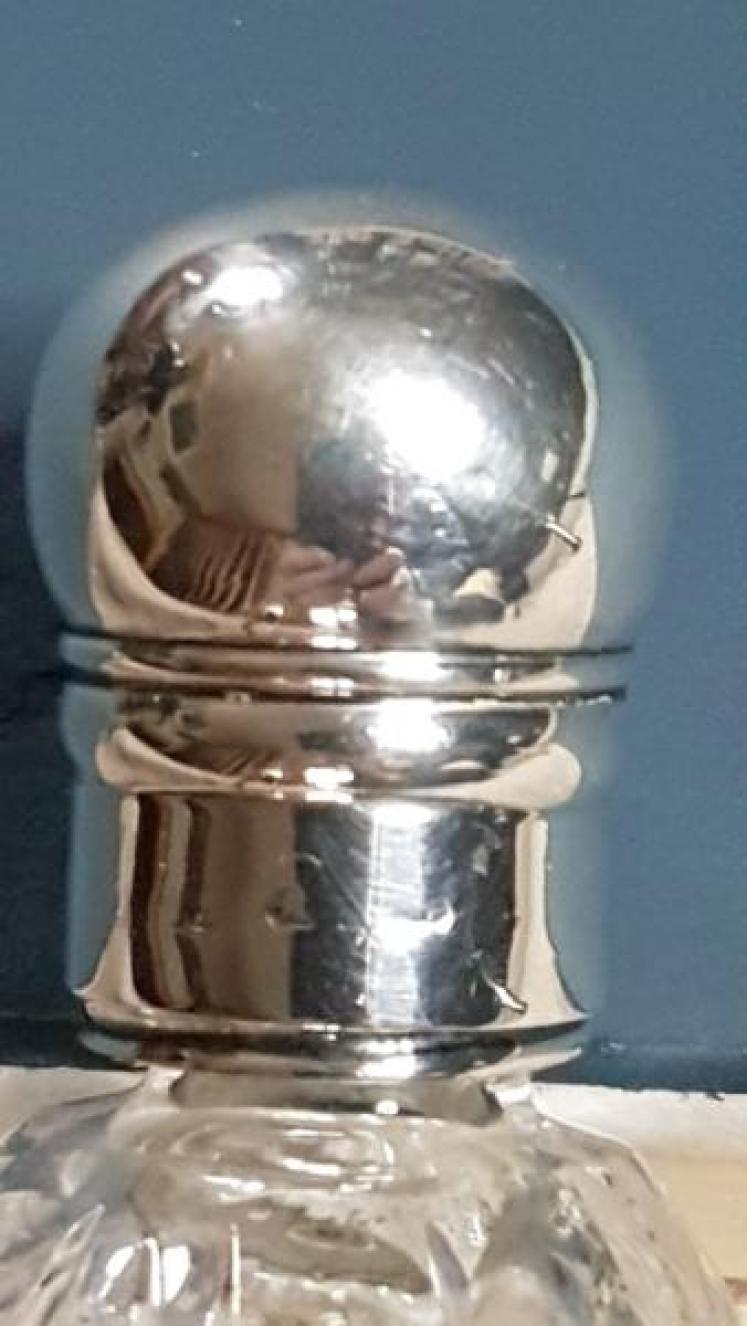 Victorian Silver & Cut Crystal Scent Bottle - Image 5
