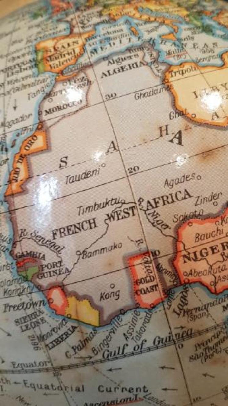 1920's Geographica 10" Terrestrial Globe - Image 5