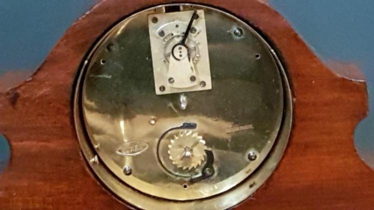 Fine Quality Edwardian Inlaid Mahogany Napoleon Hat Mantel Clock - Image 4