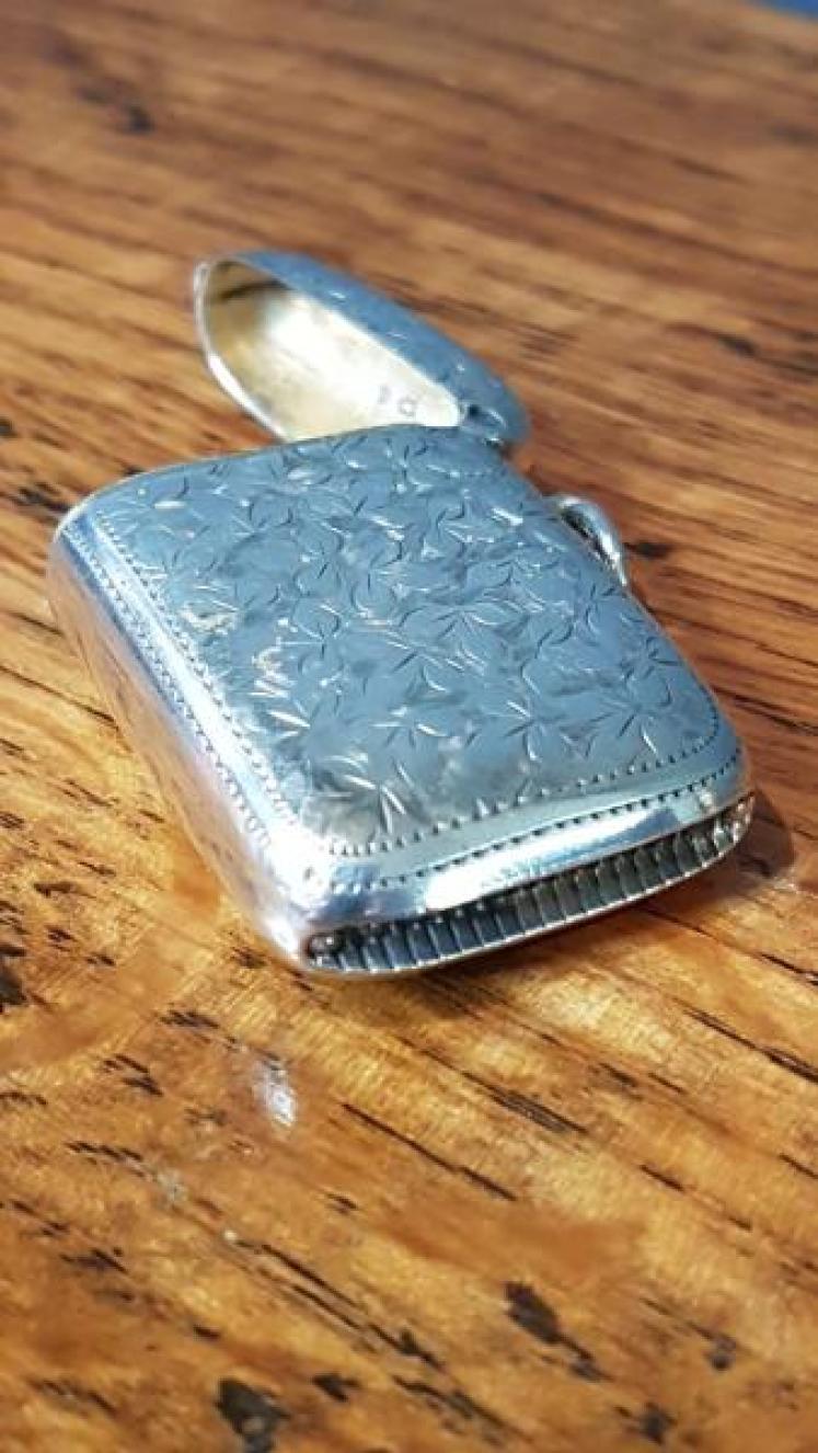 Antique Silver Engraved Vesta and Stamp Case - Image 5