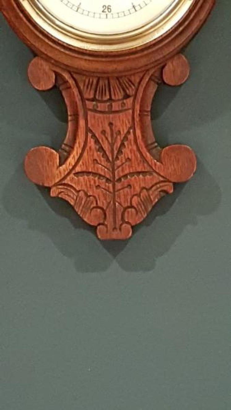 Small Victorian Carved Oak Banjo Barometer - Image 6