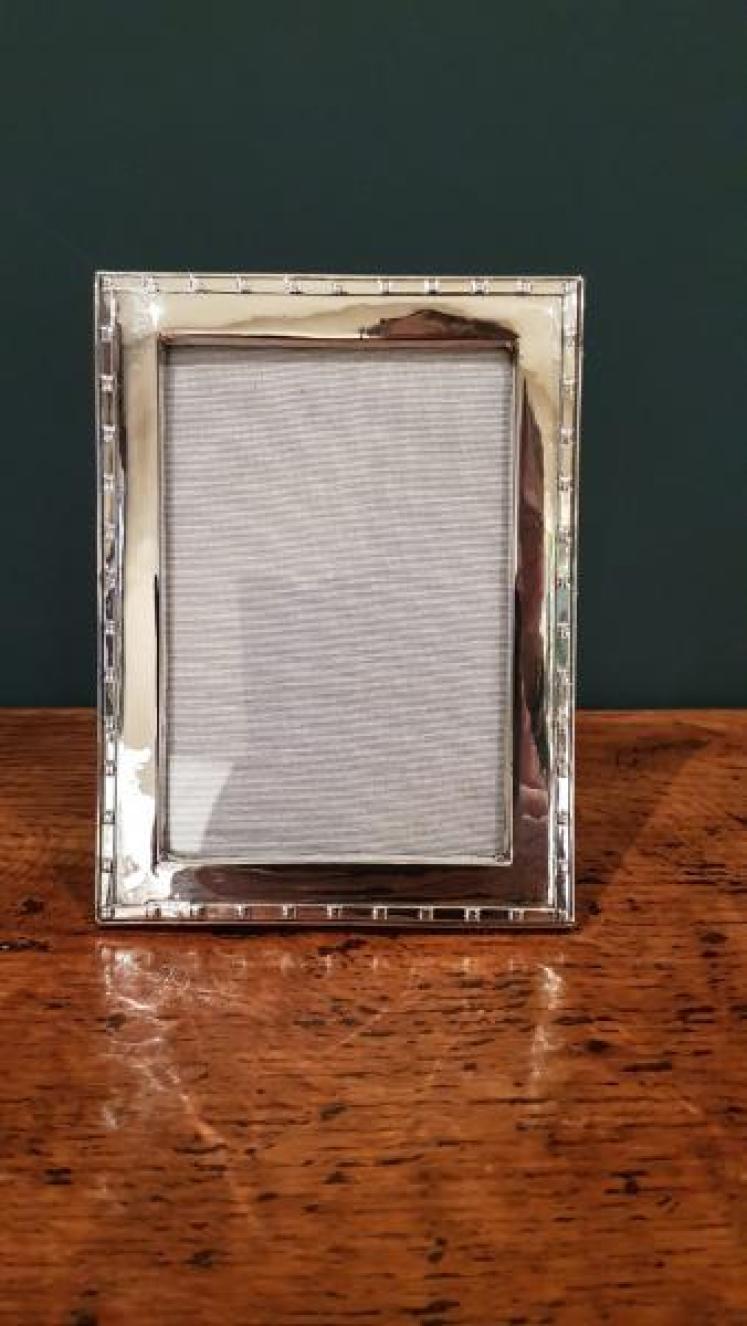 Stylish George V Silver Photo Frame - Image 1
