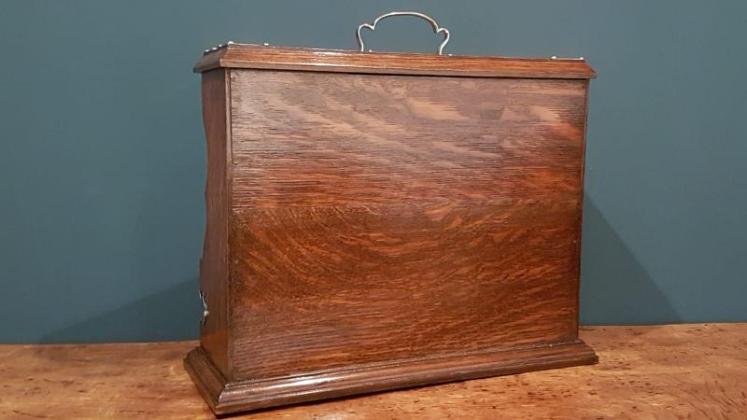 Superb Antique Oak Two Bottle Three Drawer Tantalus - Image 4