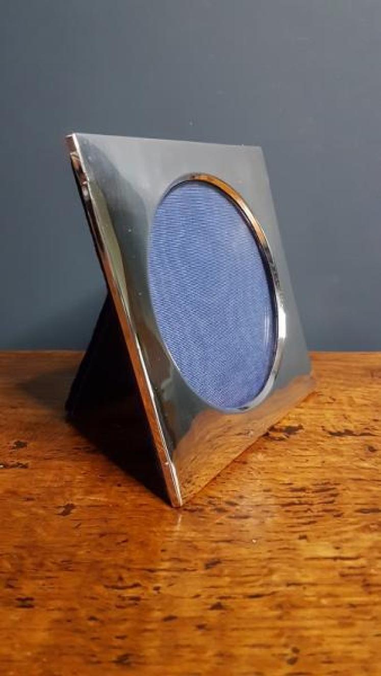 Edwardian Silver Photo Frame by Elkington  - Image 2