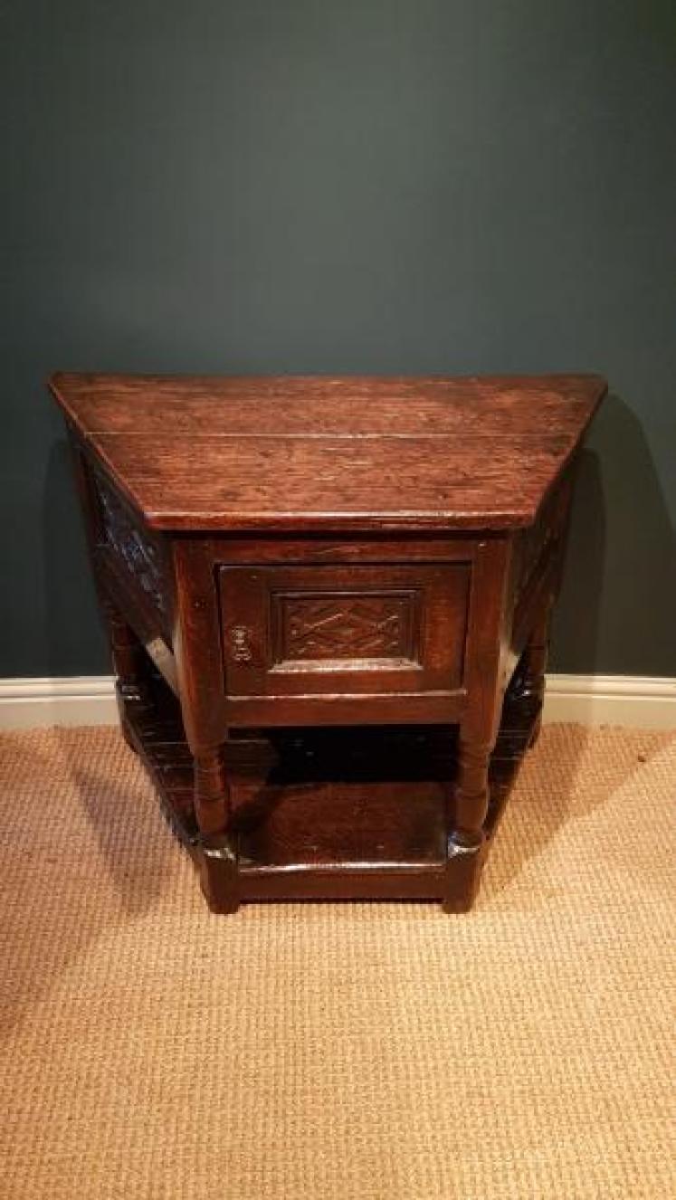 Early Period Antique Oak Credence Table.c.1700 - Image 1
