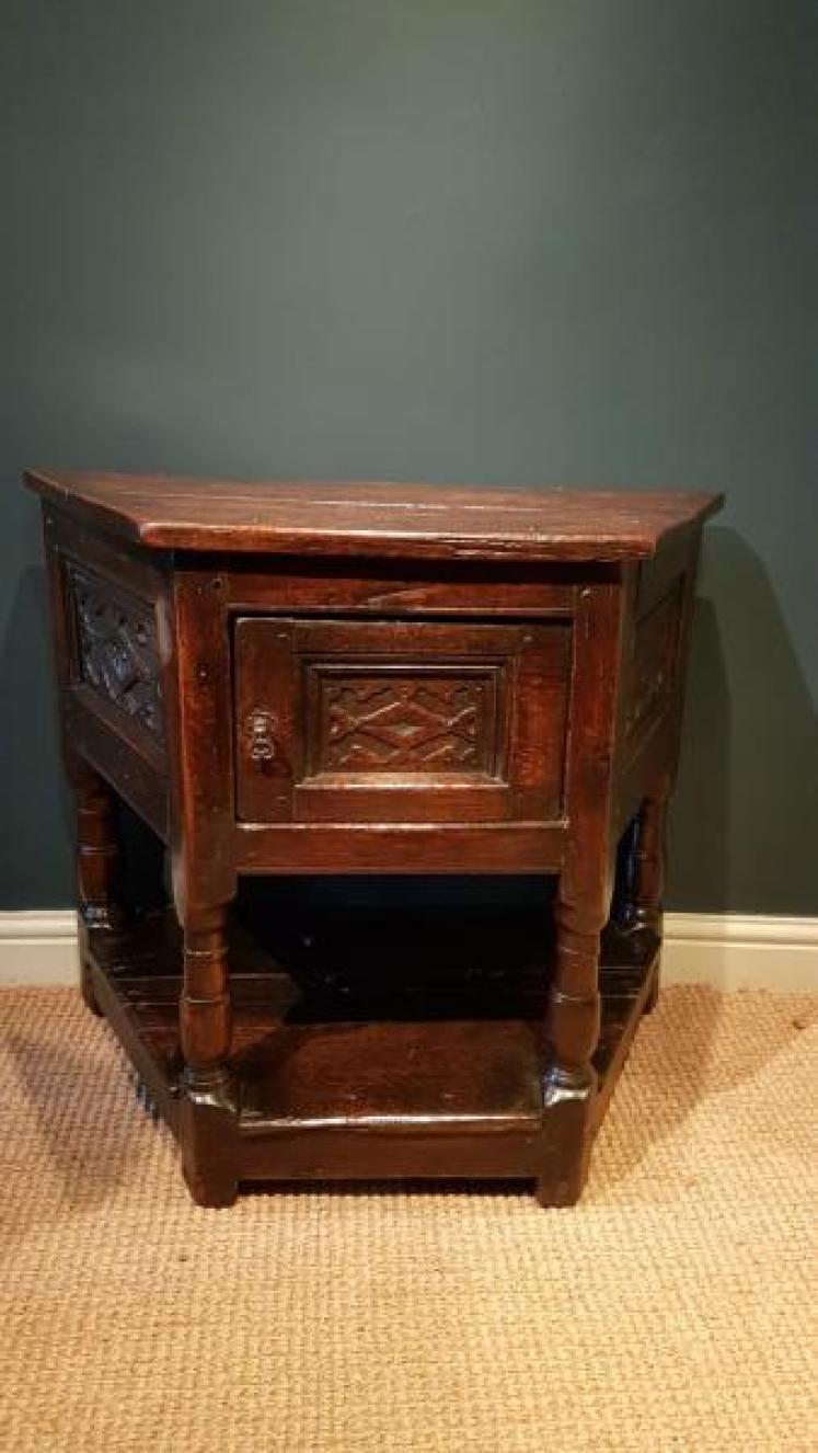 Early Period Antique Oak Credence Table.c.1700 - Image 2