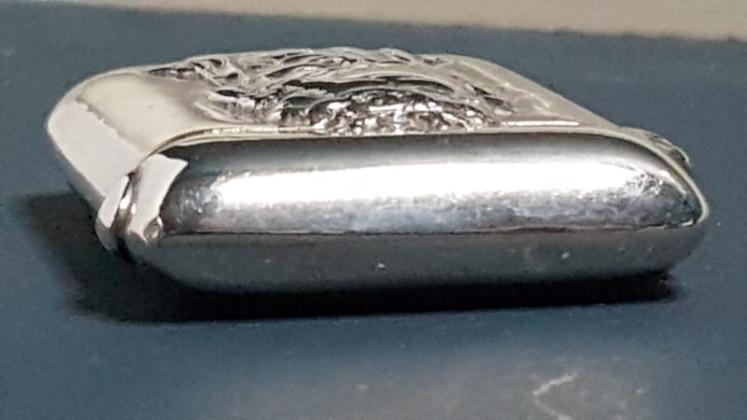 Antique Silver Globe Theatre Commemorative Vesta Case - Image 4