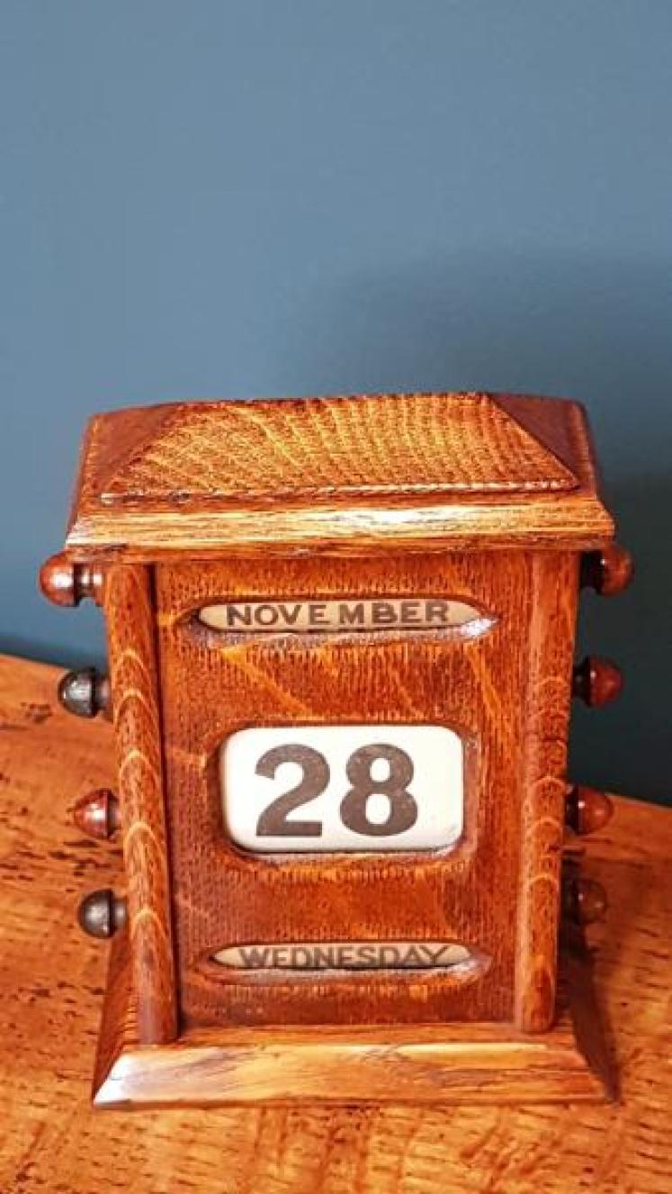 Antique Victorian Oak Perpetual Desk Calendar - Image 3
