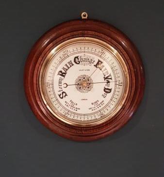 Victorian Oak Android Barometer