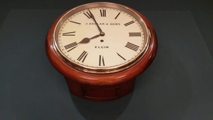 Antique Mahogany 8 Day Single Fusee Dial Clock - Image 4