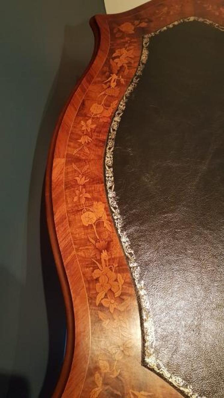 Fine Victorian Inlaid Walnut Writing Table - Image 7