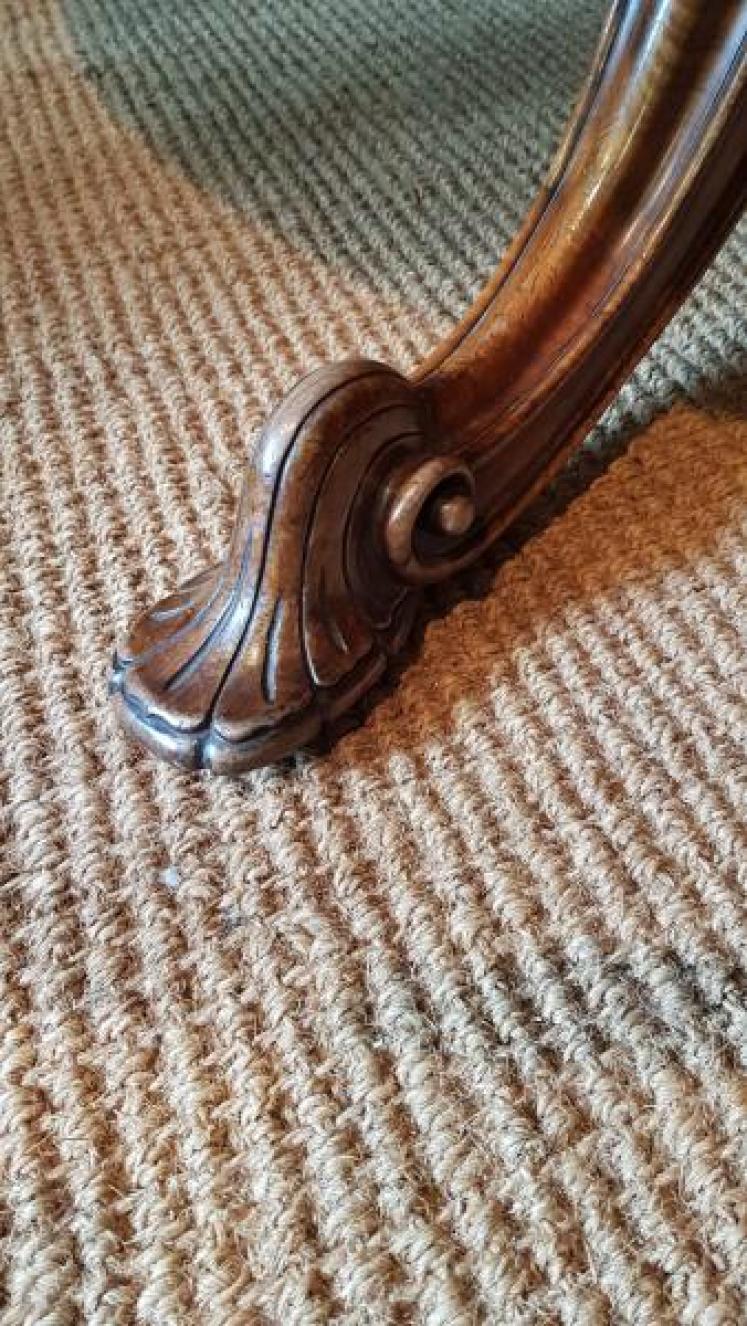 Victorian Burr Walnut Circular Table - Image 4