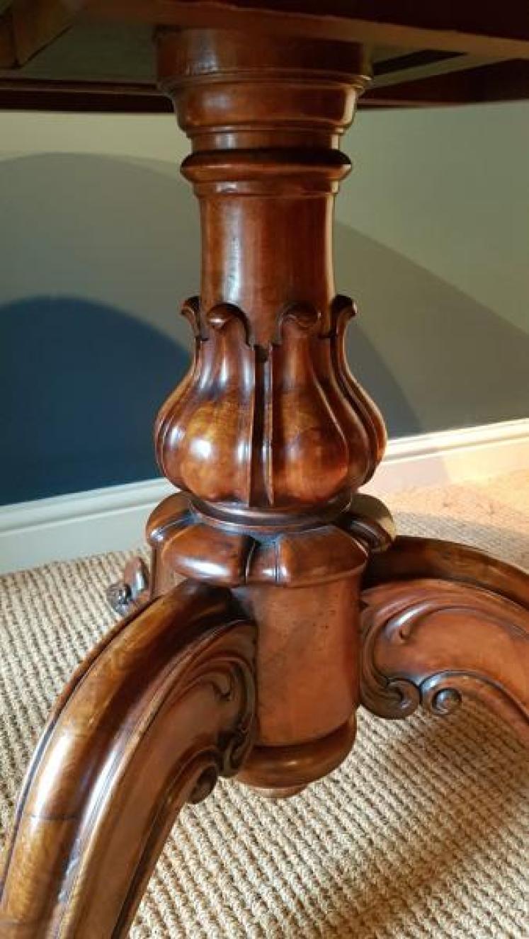Victorian Burr Walnut Circular Table - Image 5