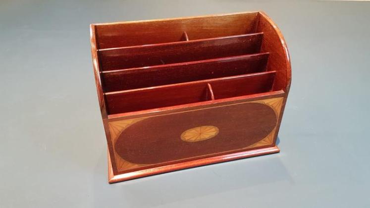 Edwardian Mahogany Sheraton Inlaid Letter Rack - Image 1