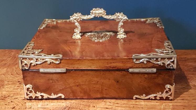 Superb Victorian Walnut and Ormolu Trimmed Jewellery Box - Image 2