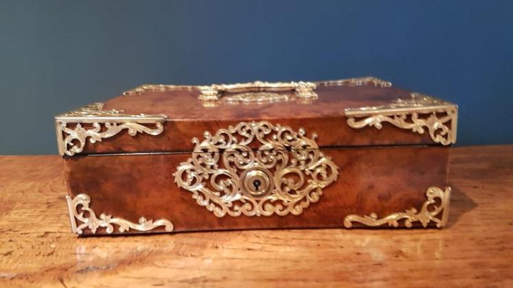 Superb Victorian Walnut and Ormolu Trimmed Jewellery Box - Image 6