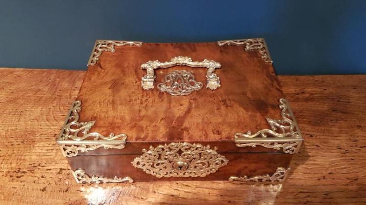 Superb Victorian Walnut and Ormolu Trimmed Jewellery Box - Image 7