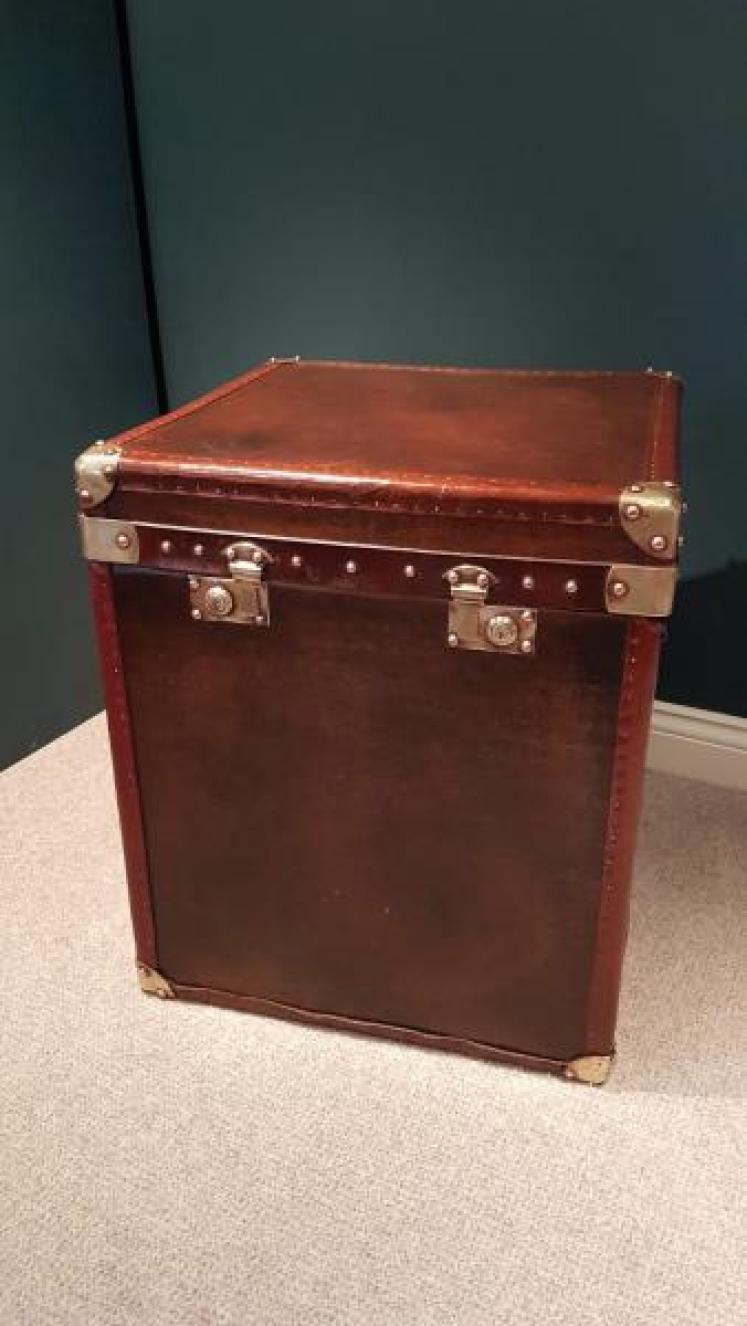 Superb Antique Leather and Brass Trimmed Trunk - Image 4