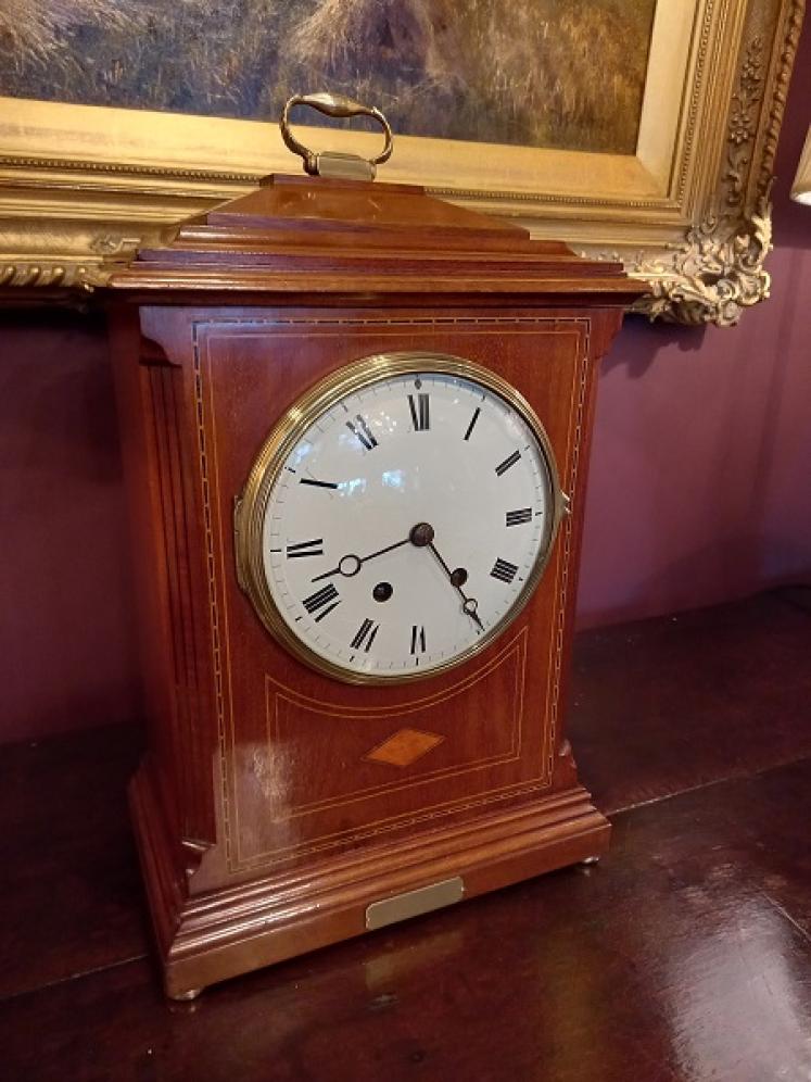 Antique Sheraton Inlaid Striking Bracket Clock - Image 1