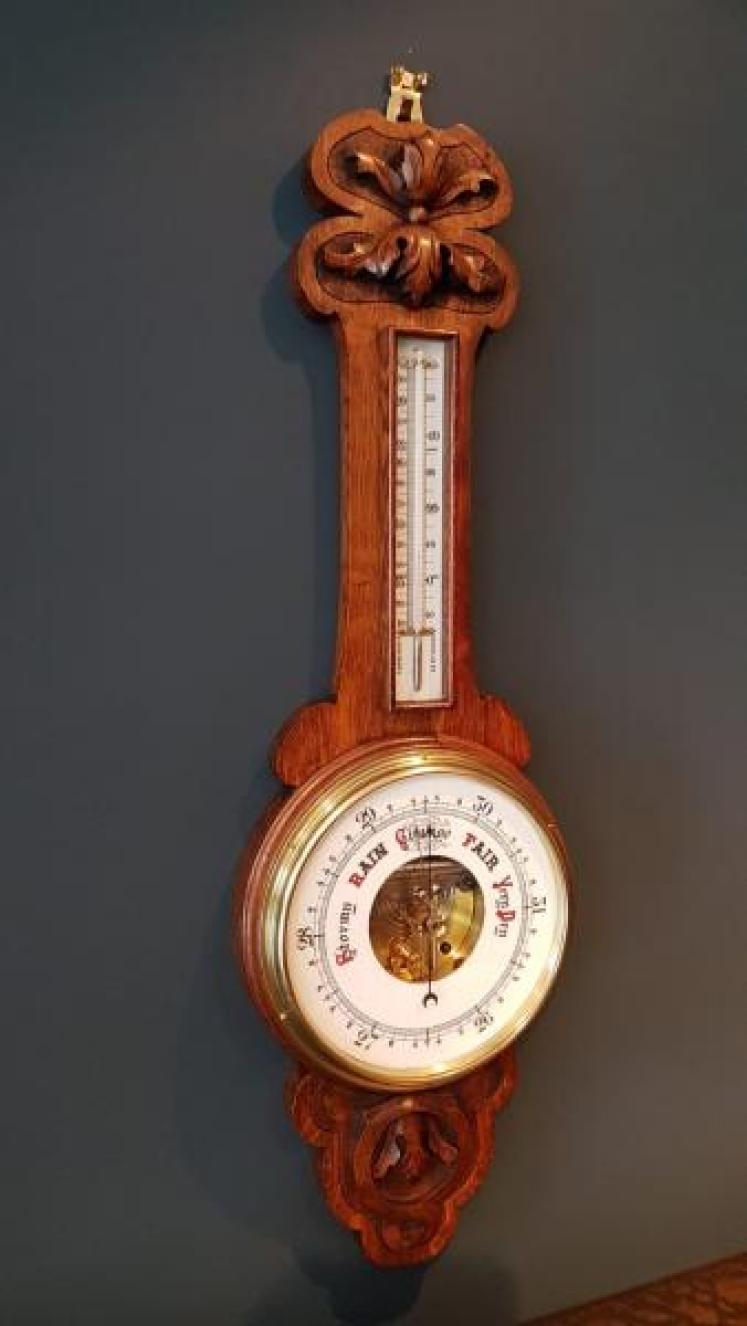 Fine Quality Antique Carved Oak Banjo Barometer  - Image 2