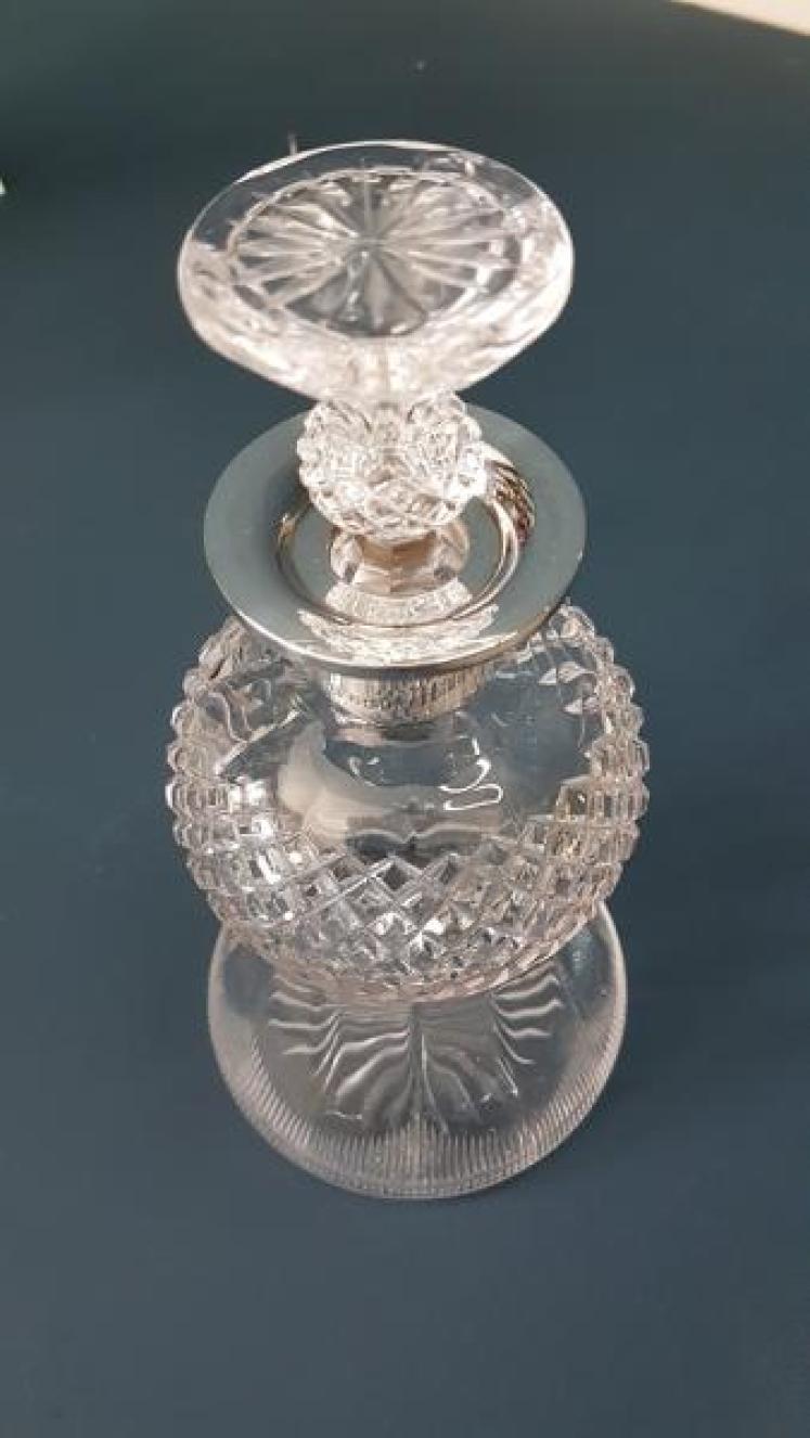 Victorian Cut Crystal Thistle Shaped Decanter with Silver Rim - Image 2