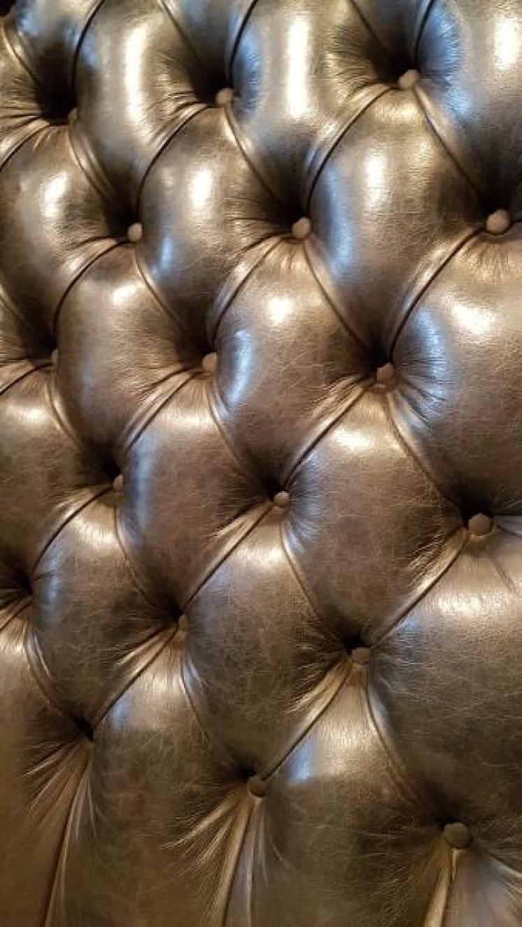 Superb Victorian Button Back Leather Wing Back Arm Chair - Image 5