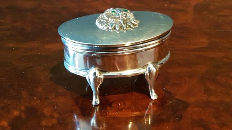 George V Silver Cat Motif Ring Box - Image 1