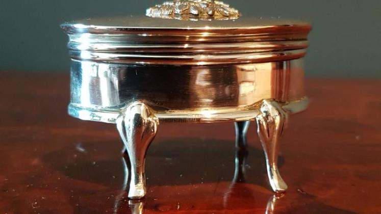 George V Silver Cat Motif Ring Box - Image 5