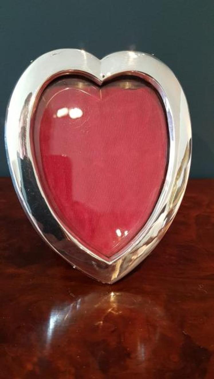 Victorian Silver Heart Shaped Photo Frame - Image 1