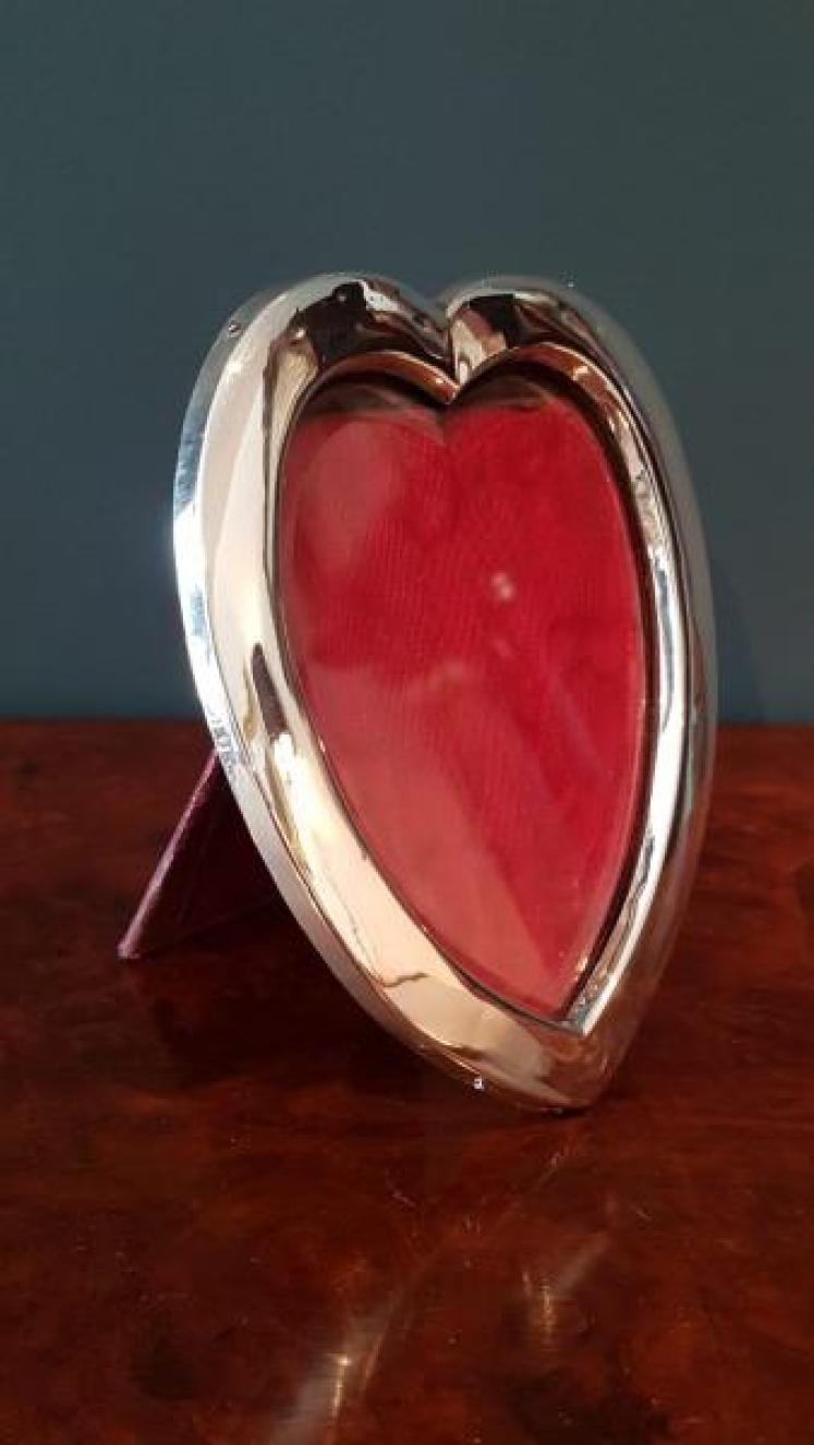 Victorian Silver Heart Shaped Photo Frame - Image 2