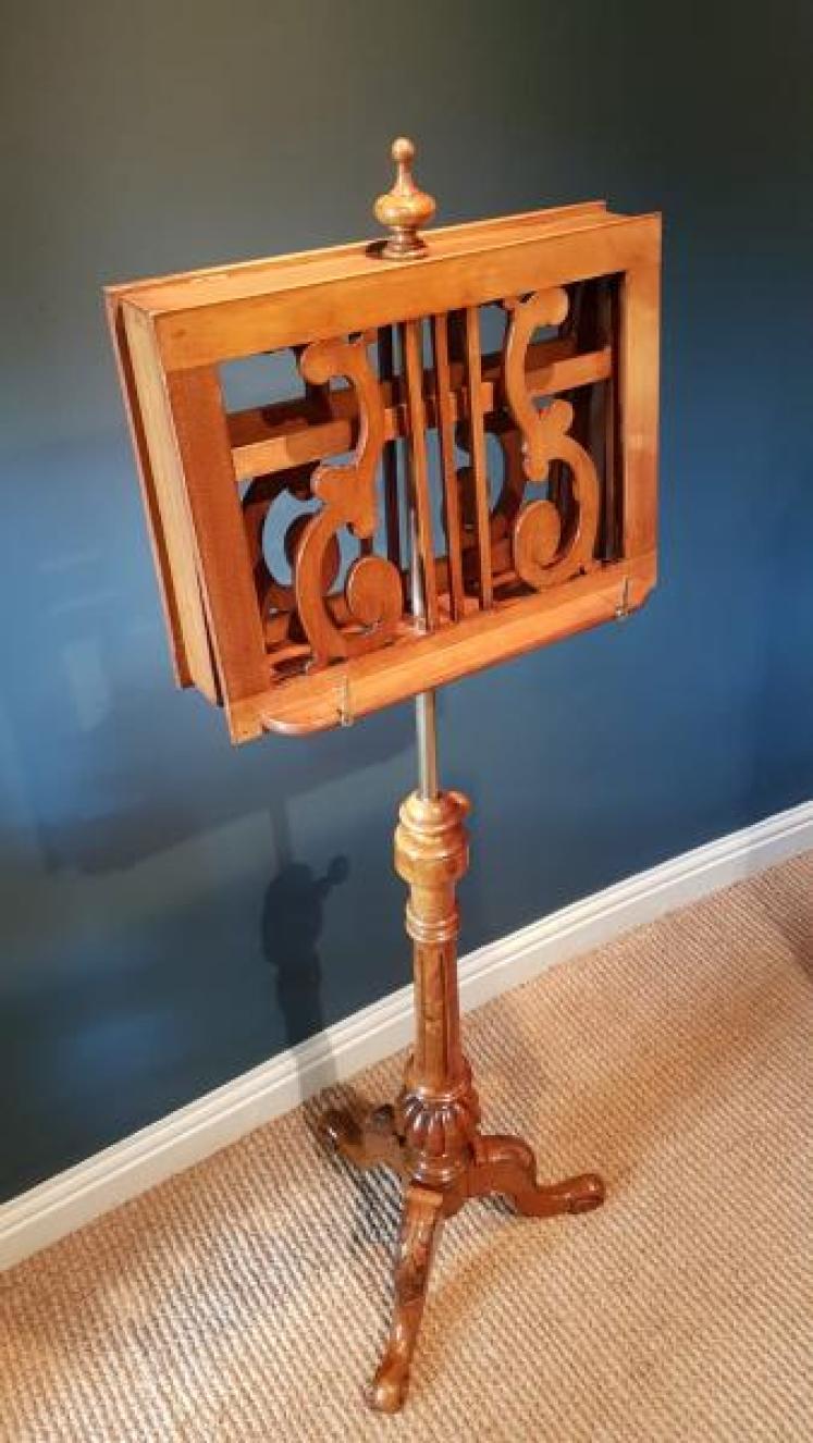 Superb Victorian Walnut Duet Music Stand - Image 4