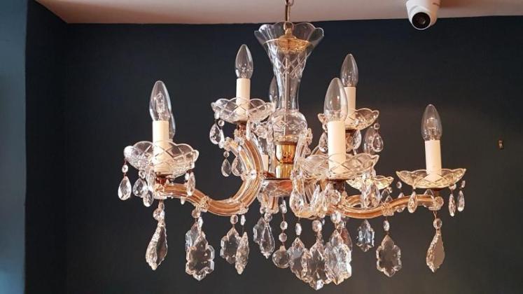 Fine Quality 1920's Cut Crystal Chandelier - Image 1