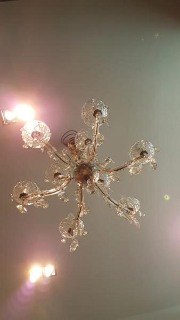 Fine Quality 1920's Cut Crystal Chandelier - Image 2