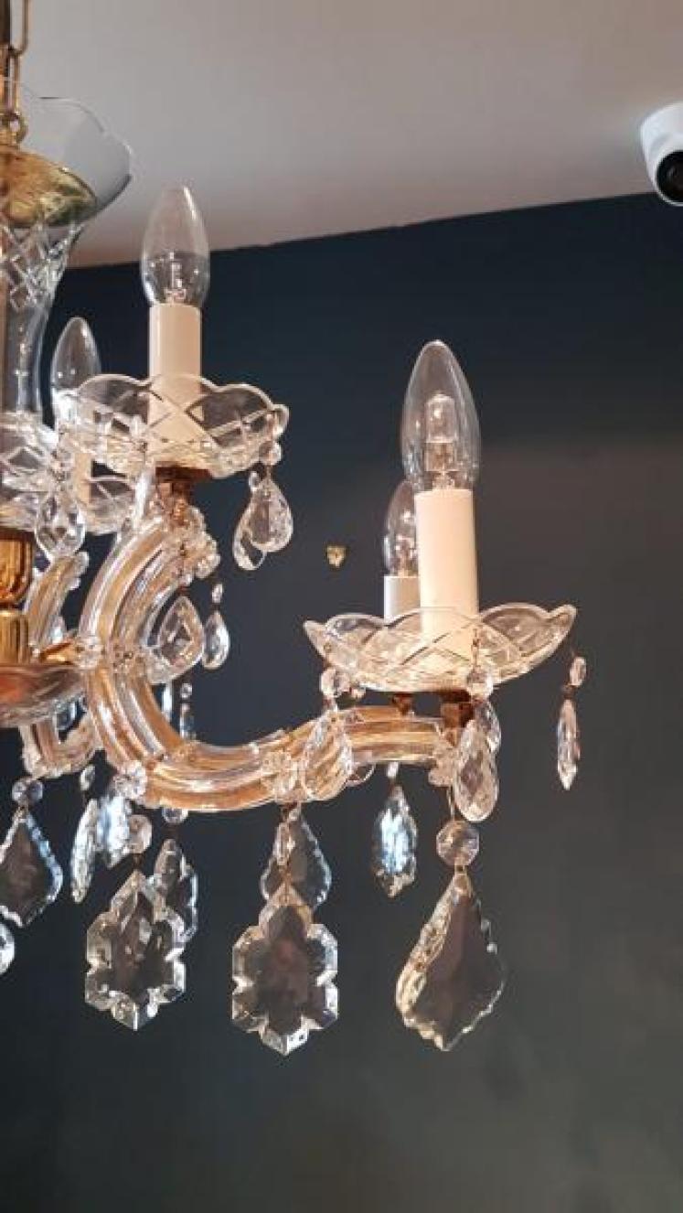 Fine Quality 1920's Cut Crystal Chandelier - Image 5