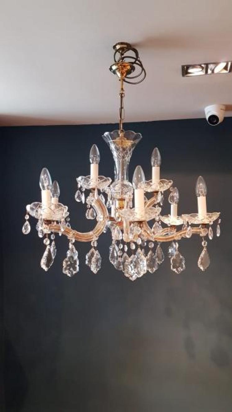 Fine Quality 1920's Cut Crystal Chandelier - Image 6