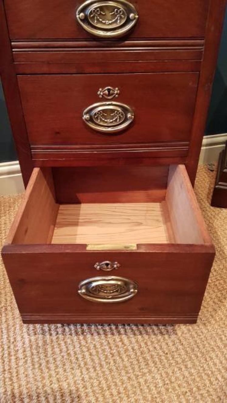 Pair Victorian Mahogany Bedside Chests - Image 4