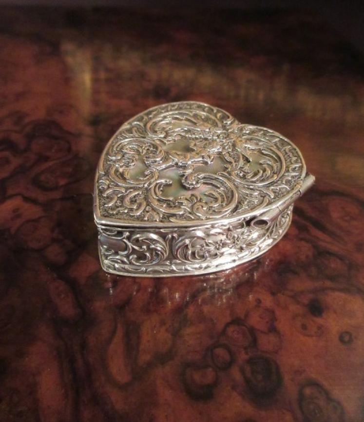Antique Silver & Mother of Pearl Heart Trinket box - Image 1