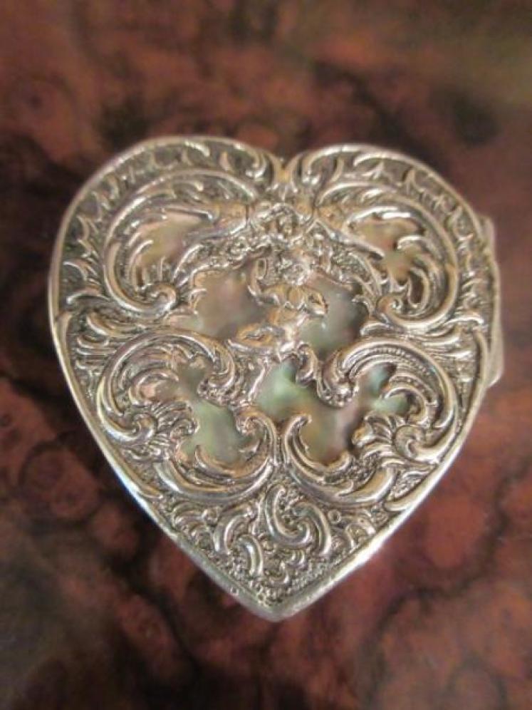 Antique Silver & Mother of Pearl Heart Trinket box - Image 3
