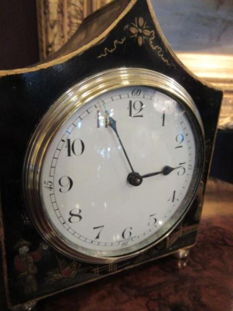 Small Antique Chinoiserie Mantel Clock - Image 4