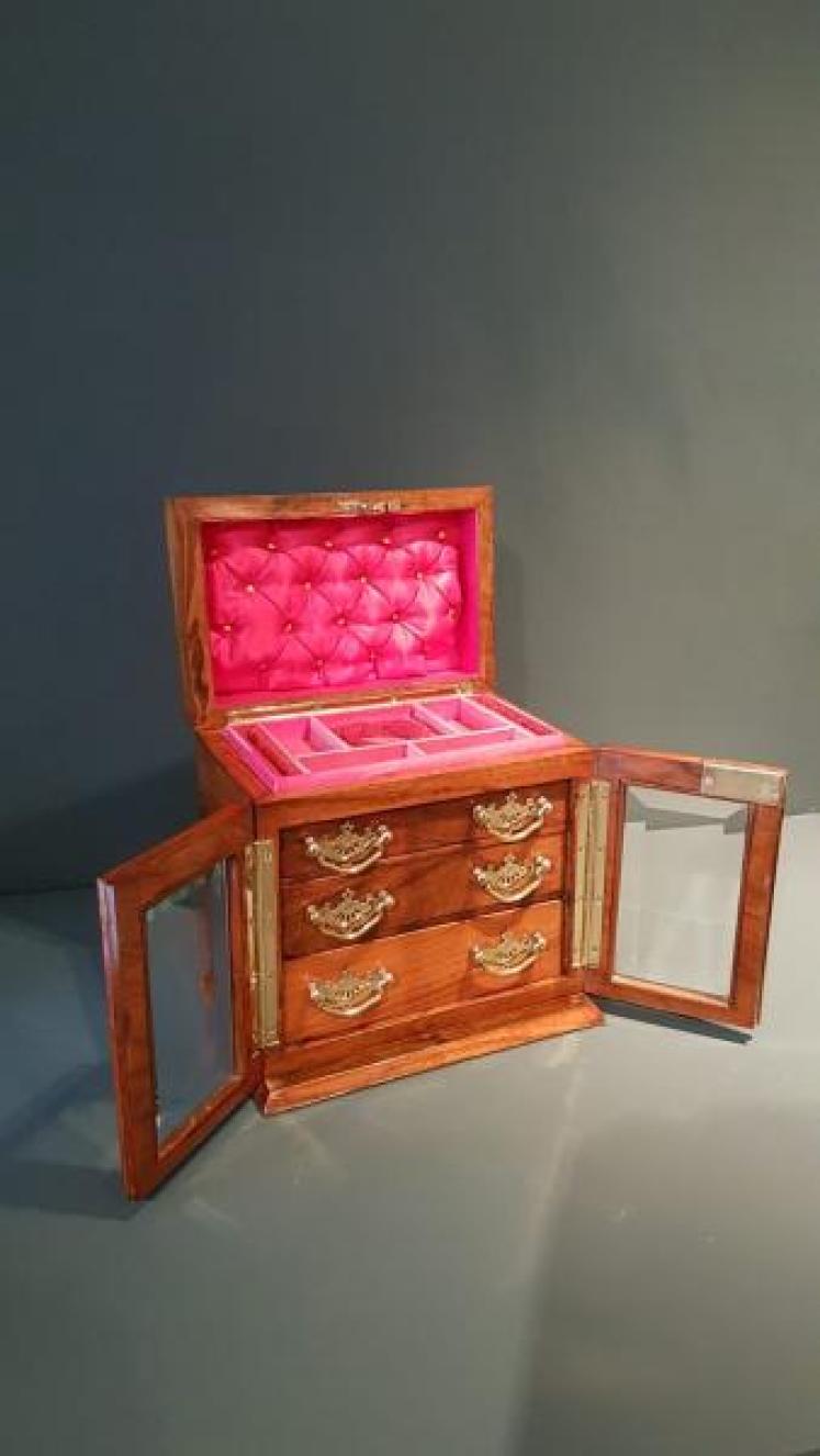 Victorian Figured Walnut Dome Top Jewellery Box - Image 5