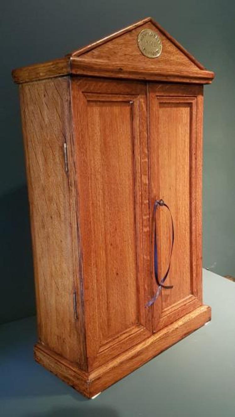 Superb Edwardian Oak Army & Navy Tool Cabinet  - Image 2