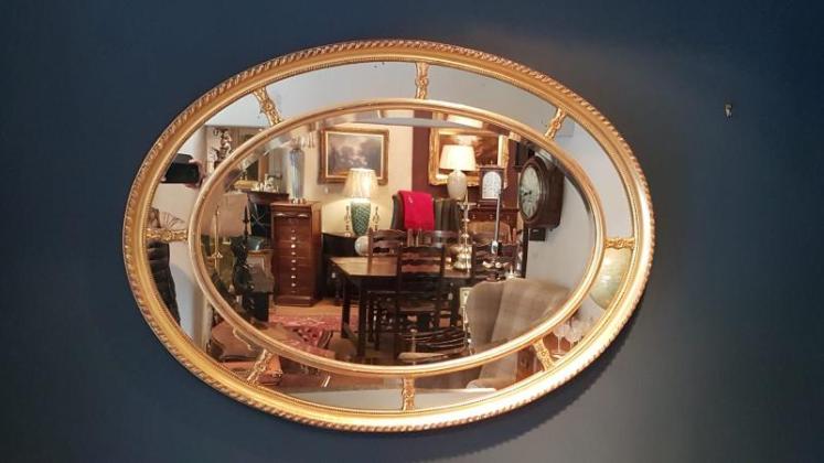 Large Victorian Oval Gilt Segmented Mirror  - Image 1