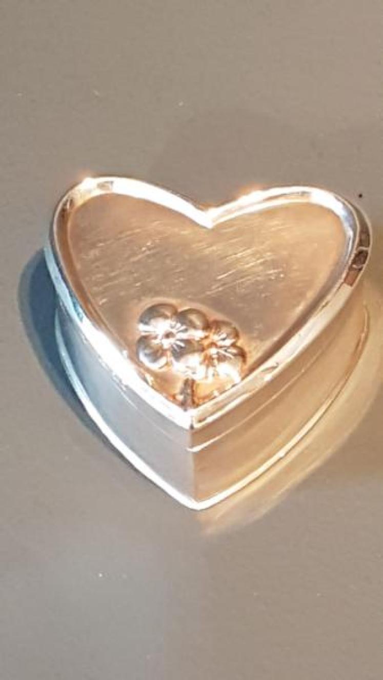 Silver Heart Shaped Ring Box - Image 5