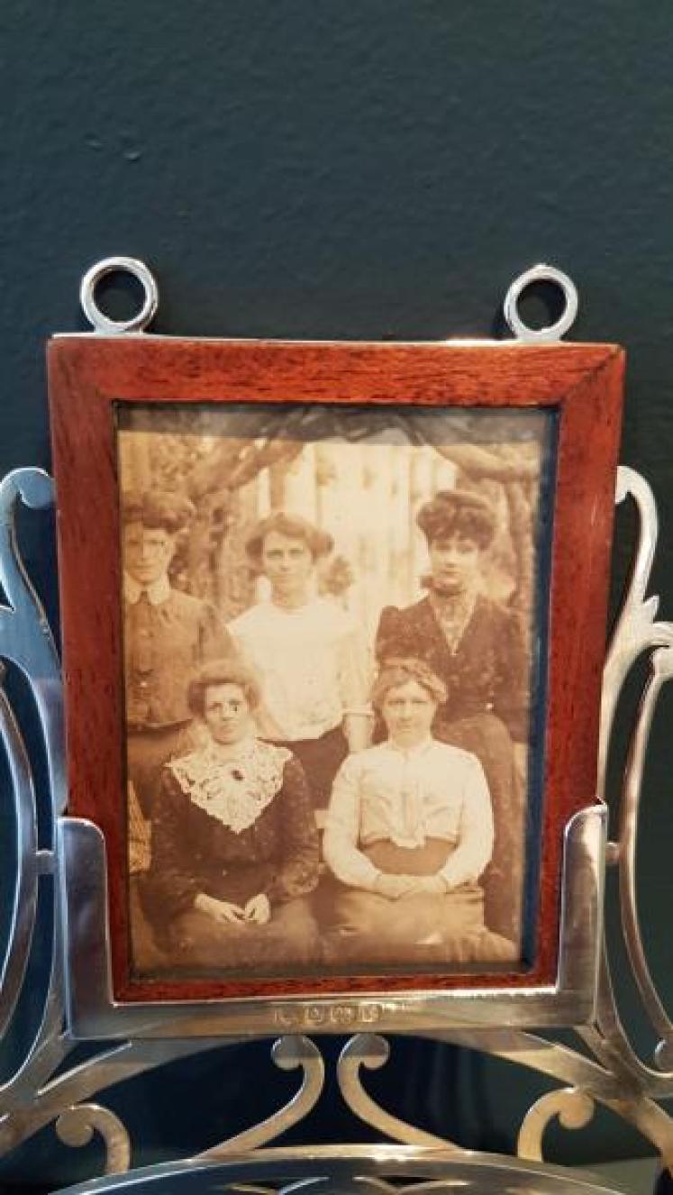 Unusual Edwardian Silver Photo and Note Holder - Image 5