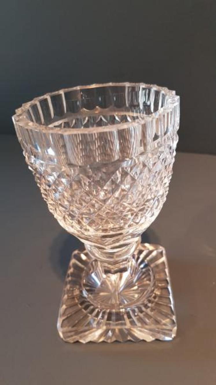 Pair of Early Victorian Cut Crystal Sweet Meat Dishes - Image 4